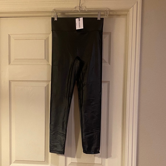 Bandier Pants - Bandier Center Stage Black Shine Leggings Sz S.  NWT.  Box21